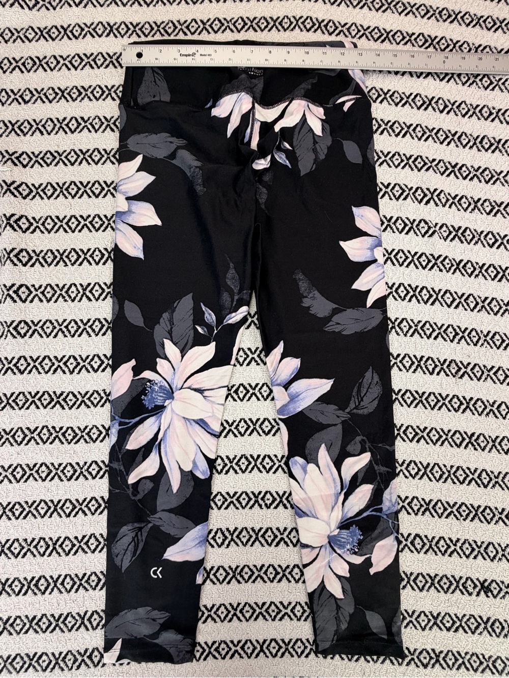 Women's lot 6 Nike Calvin Klein Puma Saucony leggings compression Pants Small S - Picture 12 of 16